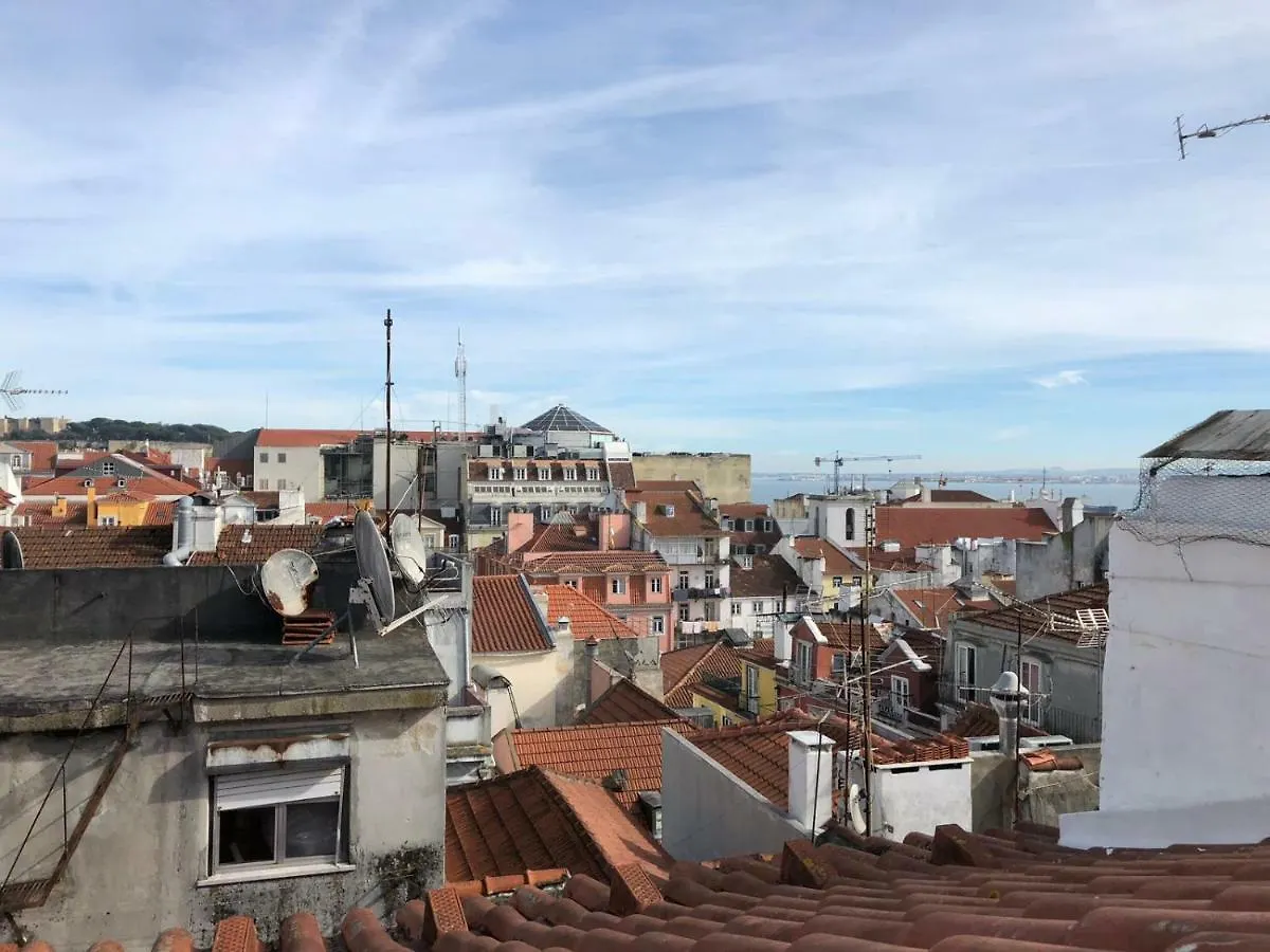 リスボンHip Tailor Made Duplex Penthouse In Bairro Altoアパートメント